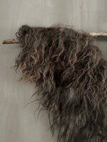 Wandkraag | Schapenvacht aan stok bruin