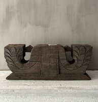 Ornament kandelaar snijwerk Aura Peeperkorn A