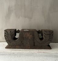 Ornament kandelaar snijwerk Aura Peeperkorn A