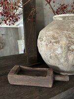 Oude houten vijzel met handvat | Oud houten bakje met handvat  F