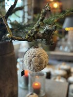 Kerstbal medium Aura Peeperkorn 