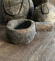 Unieke houten vijzel met handvat Hoffz H4