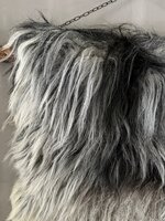 Schapenvacht aan stok|  Vacht wandhanger aan stok XL zwart-grijs-wit