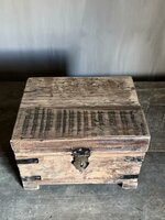 Houten kistje oud hout | Houten kistje truckwood  A small