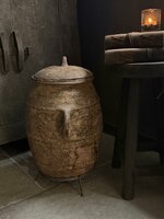 Antieke Marokkaanse Berber pot op standaard Hoffz