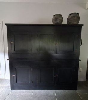 Stoere dichte kast old black Gili