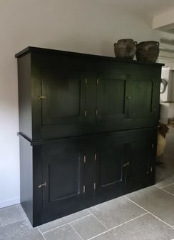 Stoere dichte kast old black Gili