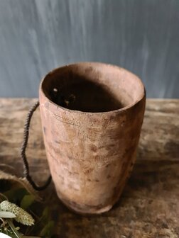 Nepalese pot met touw B ( hoogte 20cm)
