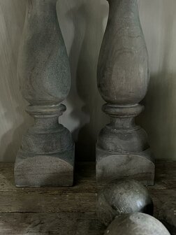 Baluster Luksa antique grey