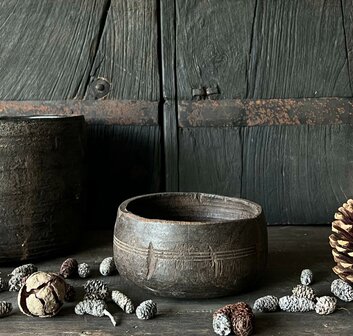 Oud Nepalees bakje | oud houten bakje donker 4