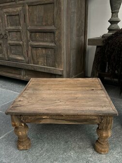Oud Bajot tafeltje | oud houten planten tafeltje  D