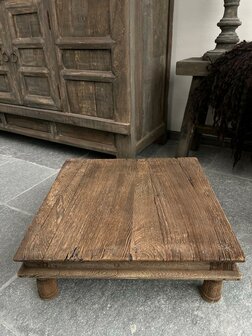 Oud Bajot tafeltje | oud houten planten tafeltje E