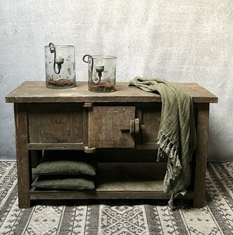 Sidetable Old Barn met deurtje