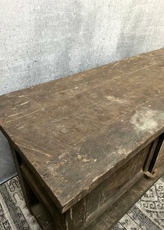 Sidetable Old Barn met deurtje