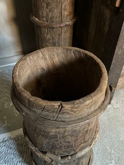 Hoge houten vijzel| hoge houten pot H Luksa