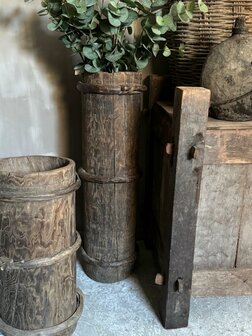 Hoge houten vijzel| hoge houten pot i Luksa