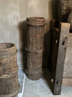 Hoge houten vijzel| hoge houten pot i Luksa