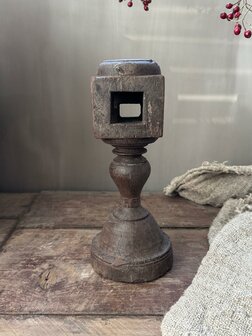 Oude houten baluster Z7