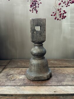 Oude houten baluster Z9