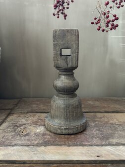 Oude houten baluster Z9