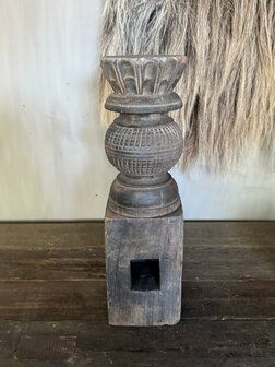 Oude houten baluster Z11