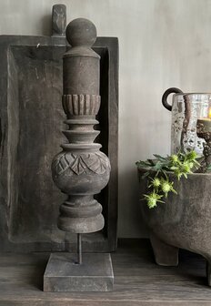 Ornament Timbul op standaard 