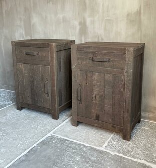 Nachtkastjes Driftwood met lade en deur A (afhalen)