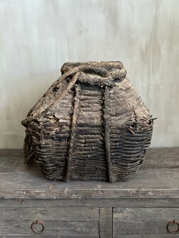Leemmand met touw | Leemkruik met touw