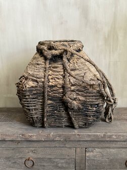 Leemmand met touw | Leemkruik met touw