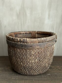Basket Be - Uniq | Oud doorgeleefd mandje  Be- Uniq  A