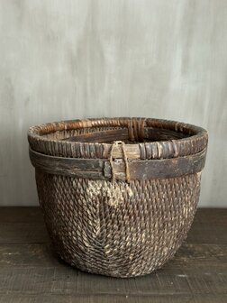 Basket Be - Uniq | Oud doorgeleefd mandje  Be- Uniq  A