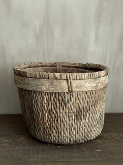 Basket Be - Uniq | Oud doorgeleefd mandje  Be- Uniq  B