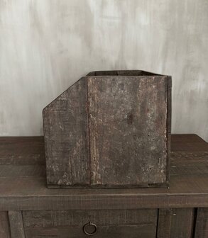Old Farm box met lade Aura Peeperkorn 