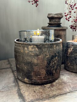 Nepalese pot L1