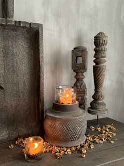 Ornament Ratna op standaard (linker)