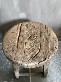 Oude houten rond M