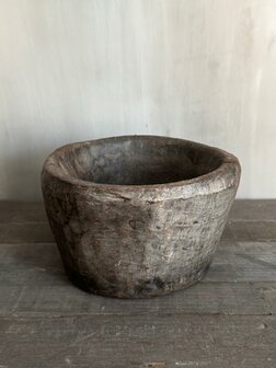 Oude houten vijzel Luksa