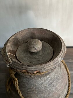 Nepalese kruik met deksel Luksa