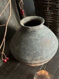 Oude tuimel kruik C