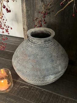 Oude tuimel kruik C