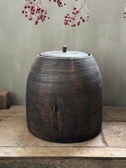 Oude houten pot met deksel XL