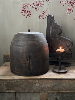 Oude houten pot met deksel XL