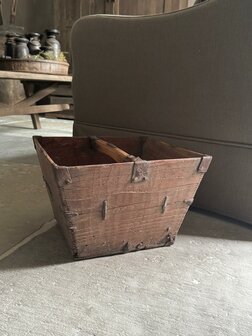 Oude rijstbak | oude bak met handvat C