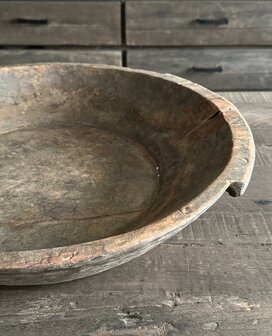 Oude houten schaal gtoot E4