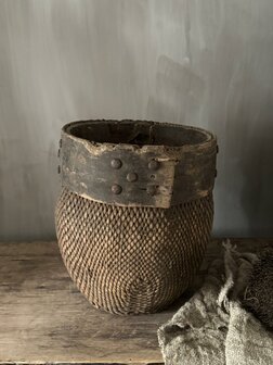 Authentieke Chinese mand met houten rand D