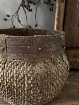 Authentieke Chinese mand met houten rand E