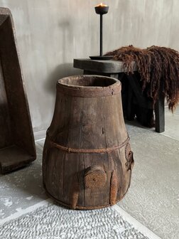 Oud uniek chinees houten wijnvat A