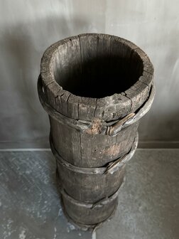 Hoge houten vijzel| hoge houten pot E (afhalen)