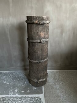Hoge houten vijzel| hoge houten pot E (afhalen)
