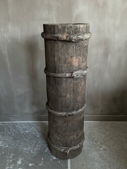 Hoge houten vijzel| hoge houten pot E (afhalen)